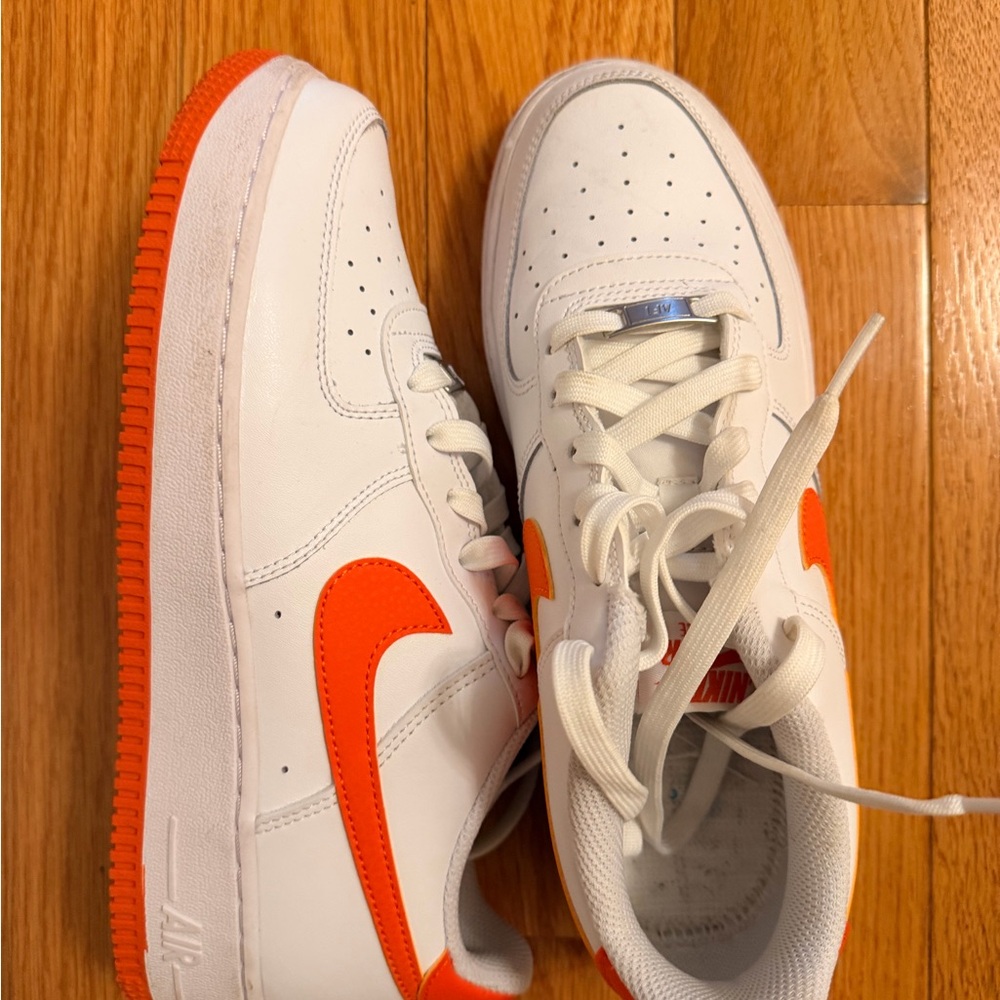 Nike Kids Sneakers White and Orange (big boy)